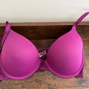 Like New SO Soft Lift T-shirt Magenta Bra